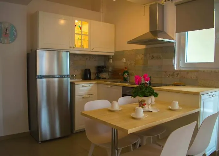 Sunny Luxury Apartment