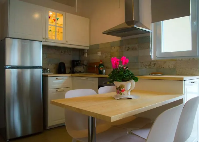 Sunny Luxury Apartment